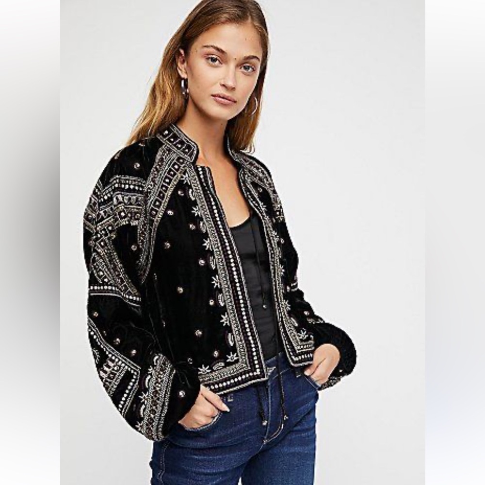 NEW Shyanne Jacket S Black Velvet Beaded Studs Embroidered Western Bolero